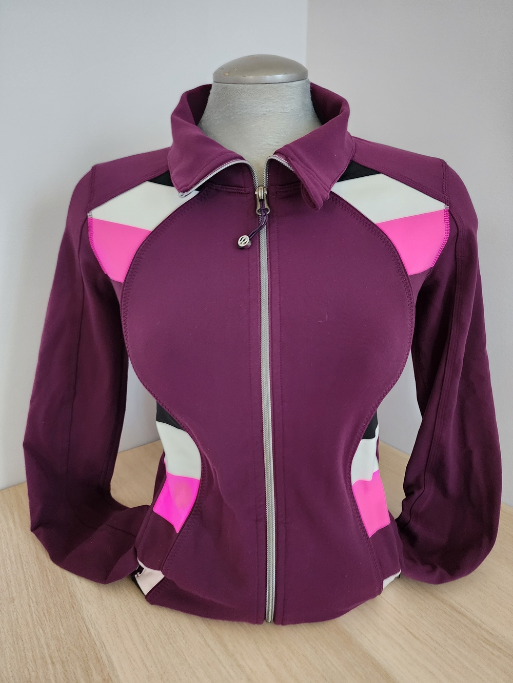 Lululemon Nice Asana Jacket Plum Pow Stripe Raspberry Glo Light Size 4